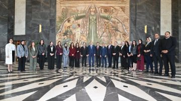 انتهاء اليوم الأول من لجان استقبال النواب الجدد وتسليم الكارنيهات لـ 163 نائب انتهاء اليوم الأول من لجان استقبال النواب الجدد وتسليم الكارنيهات لـ 163 نائب