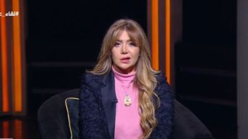 حالة نفسية سيئة وضغط.. لقاء سويدان تعلن إصابتها بالعصب السابع على الهواء حالة نفسية سيئة وضغط.. لقاء سويدان تعلن إصابتها بالعصب السابع على الهواء