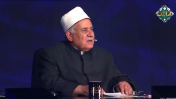 حسن عبد النبي لمتسابق: أتحفنا بحنجرته الذهبية وغلط وصحح لنفسه حسن عبد النبي لمتسابق: أتحفنا بحنجرته الذهبية وغلط وصحح لنفسه