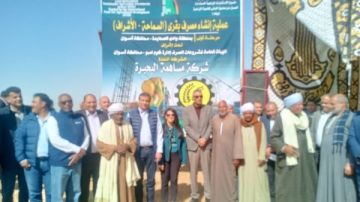 وزيرا التخطيط والزراعة ومحافظ أسوان يتفقدون مشروعات تأهيل المساقي بوادى الصعايدة.. شاهد