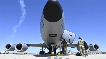 وسائل إعلام: 6 طائرات تزويد بالوقود أقلعت من قاعدة العديد الجوية في قطر