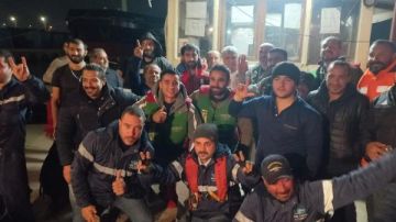 أسامة ربيع: إنقاذ طاقم سفينة البضائع FENER ونتابع تطورات الموقف على مدار الساعة