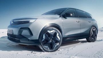 أوبل تقدم جراند لاند الكهربائية.. بقوة تصل لـ 326 حصانا