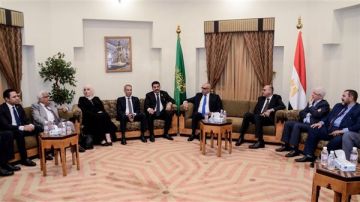 النائب ياسر الحفناوي يبحث مع وزير العمل ملفات العمالة المصرية بالسعودية النائب ياسر الحفناوي يبحث مع وزير العمل ملفات العمالة المصرية بالسعودية