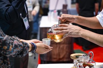 ترند تحدي الشاي المغلي يثير جدلا واسعا في مصر وسط تحذيرات رسمية