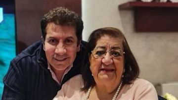 هاني رمزي: والدتي تبرعت بكل ما تملكه من ذهب قبل وفاتها للمحتاجين