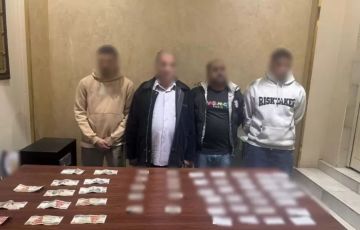 ضبط 4 أشخاص حاولوا شراء أصوات انتخابية بالأهرام بالجيزة ضبط 4 أشخاص حاولوا شراء أصوات انتخابية بالأهرام بالجيزة