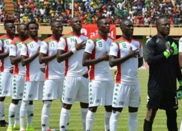 قرار حكومي بإقالة مدرب منتخب بوركينا فاسو وتعليق النشاط