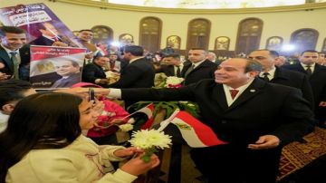 كاتب صحفي: الرئيس السيسي يؤكد في خطاباته على قوة مصر فيديو كاتب صحفي: الرئيس السيسي يؤكد في خطاباته على قوة مصر فيديو