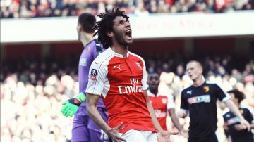 اللي على راسه بطحة يحسس عليها .. خلاف علني بين زوجتي محمد النني اللي على راسه بطحة يحسس عليها .. خلاف علني بين زوجتي محمد النني