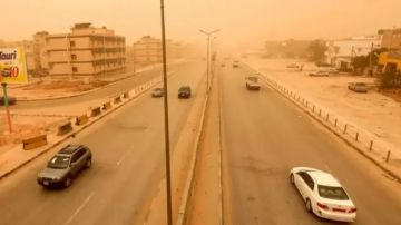 حظر تجول وإيقاف الطيران شرق وجنوب ليبيا بسبب عاصفة رملية عنيفة حظر تجول وإيقاف الطيران شرق وجنوب ليبيا بسبب عاصفة رملية عنيفة