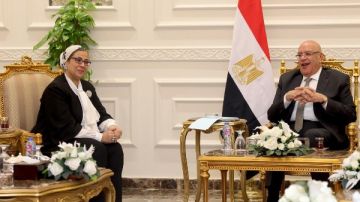 رئيسة المجلس القومي للمرأة وأعضاؤه يزورون مقر مجلس النواب بالعاصمة الإدارية رئيسة المجلس القومي للمرأة وأعضاؤه يزورون مقر مجلس النواب بالعاصمة الإدارية