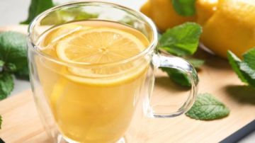 فوائد شرب الليمون المغلي قبل النوم.. وتأثيره الإيجابي على الصحة