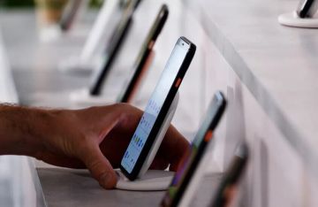 قرار الهاتف المحمول يغضب المصريين.. والبرلمان يتدخل