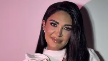 حامل بعد 3 عمليات.. 10 صور لـ سالي عبد السلام