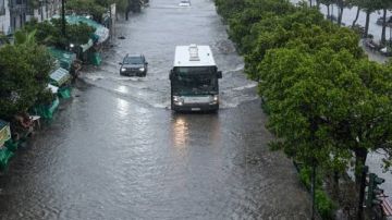 خسائر كبيرة.. سيول وفيضانات غير مسبوقة تضرب تونس