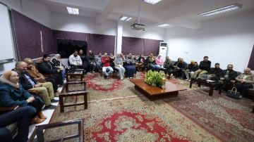 رئيس مياه الشرب بالقاهرة يجتمع بفريق الإعلام وخدمة العملاء لتطوير الخدمات وتعزيز بيئة العمل