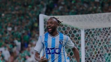 زوجته الأبرز.. 3 أسباب وراء تعثر إنتقال فيستون ماييلي لـ الأهلي