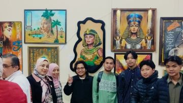 تجليات.. جناح الأزهر يحتفي بإبداعات معلمي التربية الفنية بلوحات تشكيلية متميزة