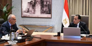 رئيس الوزراء يتابع مع وزير الري عددا من ملفات عمل الوزارة