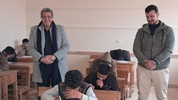 طلاب الشهادة الإعدادية بمطروح يختتمون امتحانات نصف العام في أجواء هادئة