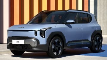 كيا تقدم EV2 الكهربائية.. رياضية بتصميم صغير