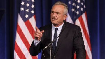 كينيدي: العمل العسكري في جرينلاند حماقة من الدرجة الأولى