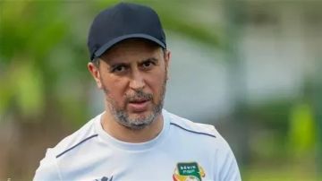 مدرب منتخب بنين يكشف طريقة إيقاف محمد صلاح بكأس الأمم الإفريقية مدرب منتخب بنين يكشف طريقة إيقاف محمد صلاح بكأس الأمم الإفريقية