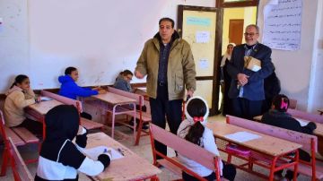 مصلحة الطالب أولا.. مدير تعليم جنوب سيناء يتابع لجان امتحانات النقل للمرحلة الابتدائية