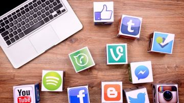 من قاعات التعليم لـ شاشات السوشيال ميديا.. لماذا تتسع فجوة الاختلاف داخل المجتمع؟