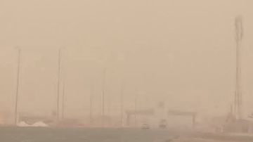 المنازل اختفت.. عاصفة ترابية تضرب محافظة مطروح