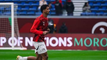 ثلاث بطاقات صفراء تبعد حسام عبد المجيد وكوليبالي عن النهائي