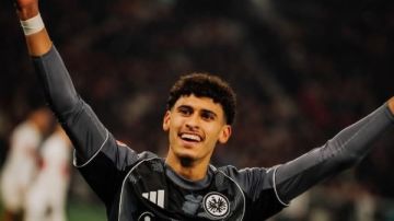 في أول ظهور له .. المغربي الميموني يحرز اول اهدافه بقميص إينتراخت فرانكفورت