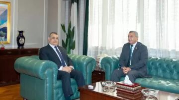 وزير الإنتاج الحربي يستقبل وفد لجنة الطاقة والبيئة بمجلس الشيوخ وزير الإنتاج الحربي يستقبل وفد لجنة الطاقة والبيئة بمجلس الشيوخ