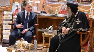 وزير الداخلية يهنئ قداسة البابا بعيد الميلاد المجيد صور