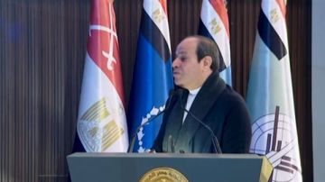 الرئيس السيسي: الالتحاق بالوظائف الحكومية يجب أن يقوم على معايير موضوعية دون مجاملة الرئيس السيسي: الالتحاق بالوظائف الحكومية يجب أن يقوم على معايير موضوعية دون مجاملة