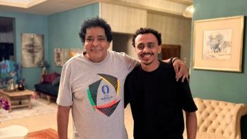 كزبرة يوجه الشكر لـ محمد منير بعد استضافته في منزله كزبرة يوجه الشكر لـ محمد منير بعد استضافته في منزله