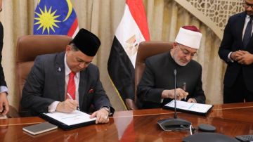 لتعزيز التعاون الإفتائي.. المفتي يوقع مذكرة تفاهم مع وزير الشؤون الدينية بماليزيا