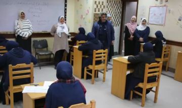 محافظ بني سويف يتابع سير أعمال امتحانات الصف الخامس بالمعهد الفني للتمريض داخل التأمين الصحي محافظ بني سويف يتابع سير أعمال امتحانات الصف الخامس بالمعهد الفني للتمريض داخل التأمين الصحي