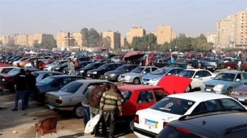 مصنعي السيارات: ركود سوق السيارات مؤقت والعميل المصري الأكثر وعيا فيديو مصنعي السيارات: ركود سوق السيارات مؤقت والعميل المصري الأكثر وعيا فيديو