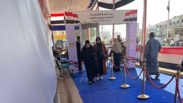 الأمين العام لحزب الجبهة الوطنية يتفقد سير التصويت في انتخابات الـ27 دائرة الملغاة الأمين العام لحزب الجبهة الوطنية يتفقد سير التصويت في انتخابات الـ27 دائرة الملغاة