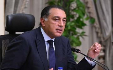 الحكومة: رصيف البحر الأحمر بطول 1200 متر وطاقة 1.7 مليون حاوية