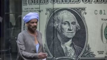 خبير اقتصادي: تحركات الحكومة الفعالة منعت وصول الدولار إلى سعر الـ 60 جنيه خبير اقتصادي: تحركات الحكومة الفعالة منعت وصول الدولار إلى سعر الـ 60 جنيه