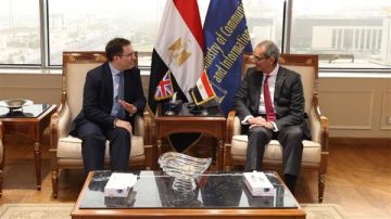 عمرو طلعت: نتطلع لتوسيع التعاون مع المملكة المتحدة في التحول الرقمي والاستثمار التكنولوجي
