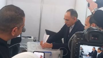 هاني سري الدين يدلي صوته في انتخابات رئاسة حزب الوفد.. شاهد هاني سري الدين يدلي صوته في انتخابات رئاسة حزب الوفد.. شاهد