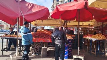 استعدادا لشهر رمضان .. مناخ بورسعيد يواصل تنفيذ خطته لإعادة الانضباط بالشارع صور