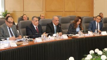 المجلس الأعلى للطاقة يناقش مجريات توفير التغذية اللازمة لعـدد من المشروعات الصناعية المجلس الأعلى للطاقة يناقش مجريات توفير التغذية اللازمة لعـدد من المشروعات الصناعية