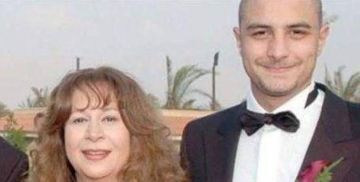 أحمد الفيشاوي لـ والدته الراحلة سمية الألفي: ربنا يجازيكي خير عن تربيتي أنا وعمر أحمد الفيشاوي لـ والدته الراحلة سمية الألفي: ربنا يجازيكي خير عن تربيتي أنا وعمر