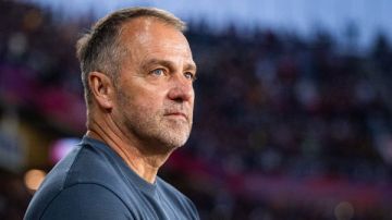 برشلونة وريال مدريد 7 نهائيات و7 انتصارات.. هانز فليك مدرب لا يعرف الخسارة .. يجيد إدارة اللحظات الحاسمة