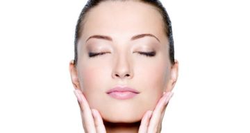 تنظيف ونضارة.. عشبة شهيرة بديل طبيعي للغسول الكيميائي تنظيف ونضارة.. عشبة شهيرة بديل طبيعي للغسول الكيميائي